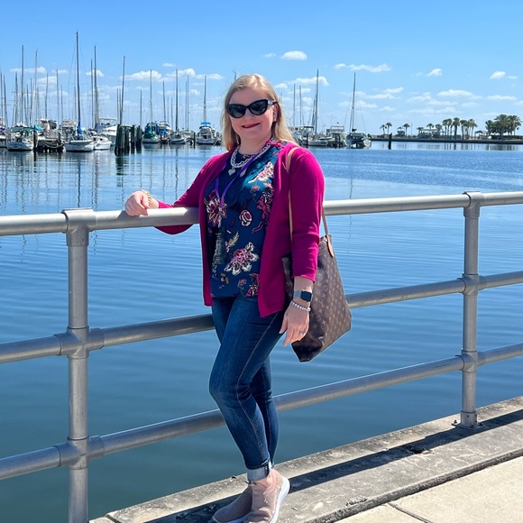 Meet your Posher, Julie - Picture 9 of 16